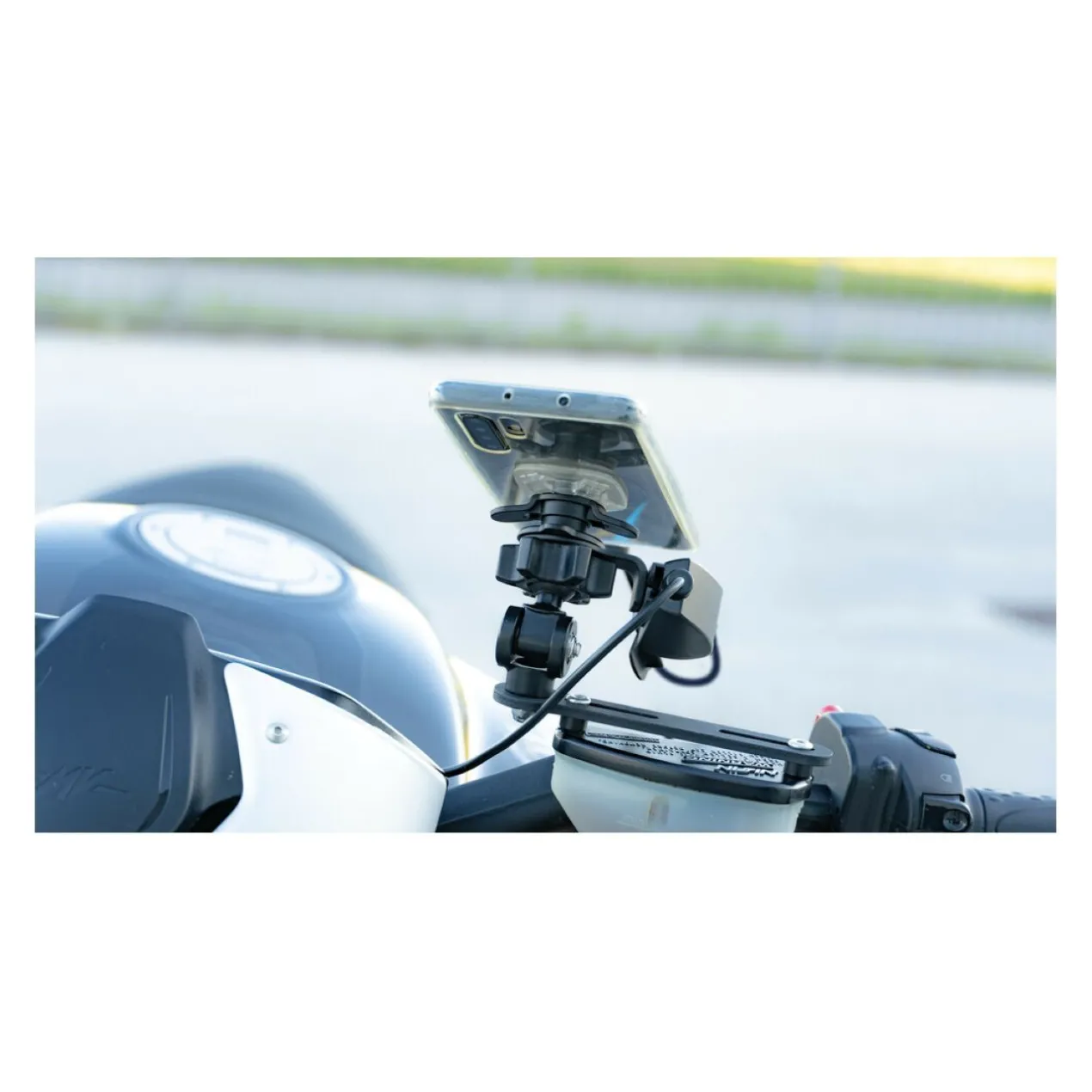 Lampa Doppio Caricatore Usb Trek Optiline 12/24v 3 Attacchi