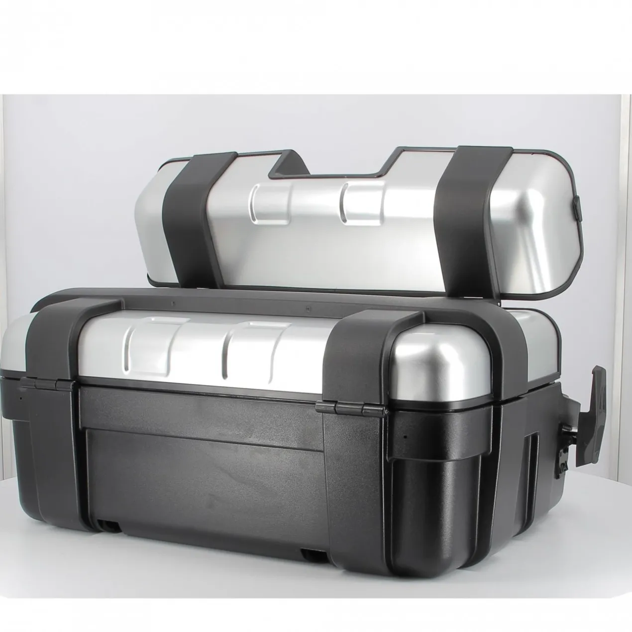 Valigia Givi Trk33n Trekker Con Alluminio 33 Lt.